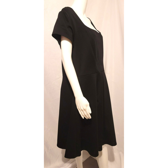 Paper Doll Black Dress w/ Back Cut Out - Size 1X - Picture 3 of 7